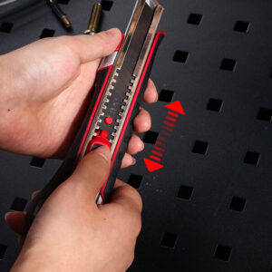 DELI πλαστικό κοπίδι DL118 με άμεσο άνοιγμα & αυτόματο κλείδωμα, 18mm 3 DL118 2