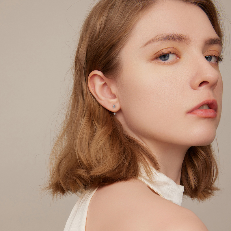 με κυβική ζιρκόνια με κυβική ζιρκόνια