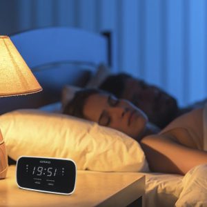 AIWA DUAL ALARM CLOCK RADIO WITH 2 CHARGING USB PORTS BLACK 4 127 01 000028 5