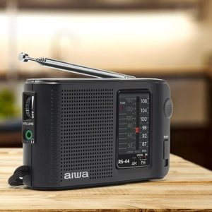 AIWA POCKET RADIO WITH EARPHONES 4 127 01 000045 5