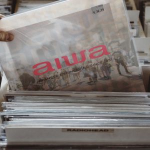 AIWA ALL IN ONE STEREO TURNTABLE WOOD REFURBISHED 3 200 01 000145 10